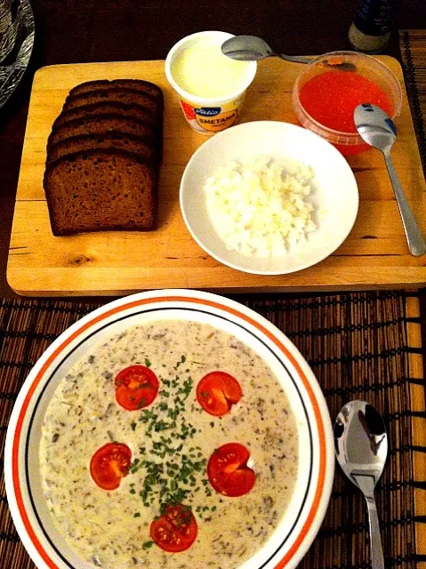 pretty common dishes in Finland. sienikeitto and mätileipä|keiko mashimaさん