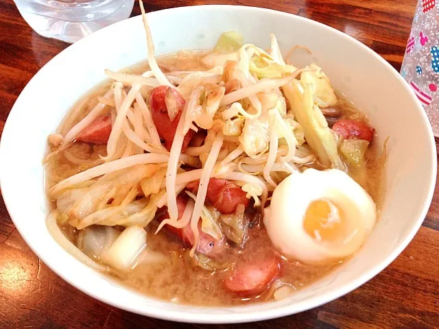 Snapdishの料理写真:豚骨味噌ラーメン|柴崎なほみさん