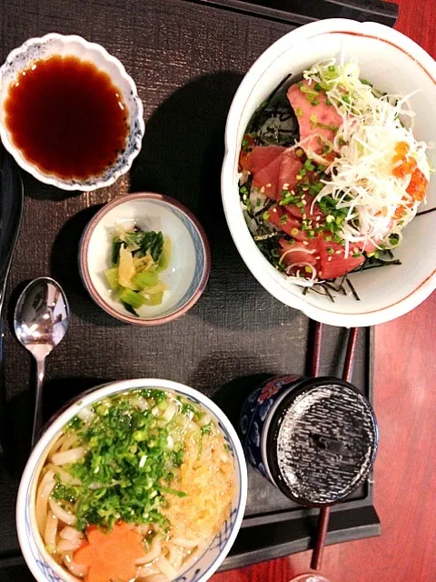 まぐろ二色丼おおもり！|あぼちさん