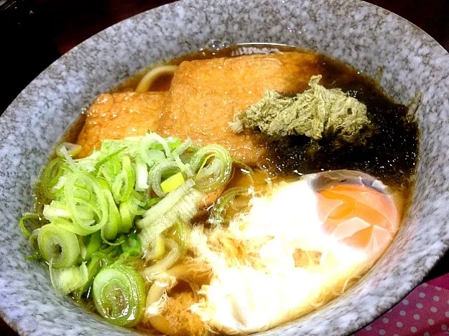 Snapdishの料理写真:きつねうどん✨とろろ昆布月見|ナガマンさん