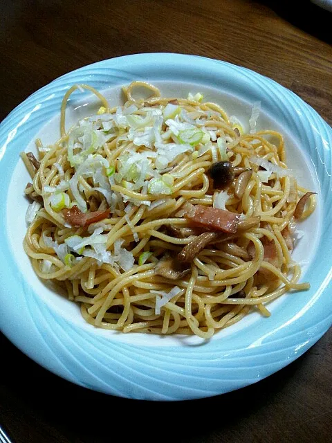 きのことベーコンの醤油スパゲッティ|こしじさん