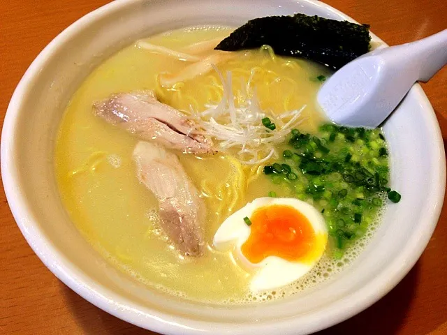 Snapdishの料理写真:鶏白湯塩ラーメン|あやさん