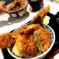 Snapdishの料理写真:特製天丼! 穴子が大きすぎて写真に入りきらなかった^^;|つくわださん