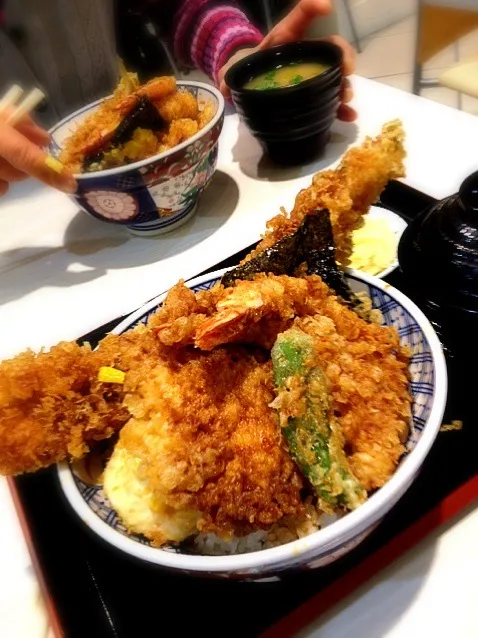 Snapdishの料理写真:特製天丼! 穴子が大きすぎて写真に入りきらなかった^^;|つくわださん