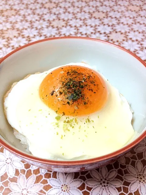 目玉焼きごはん|カフェアジアンさん