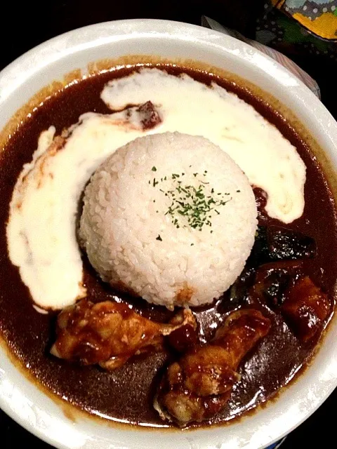 Snapdishの料理写真:ハーフカレー（チキン煮込みカレー、焼きチーズカレー）|ピンコさん