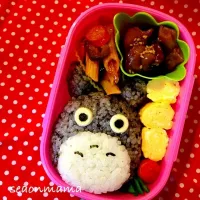 Snapdishの料理写真:黒ごまトトロ弁当