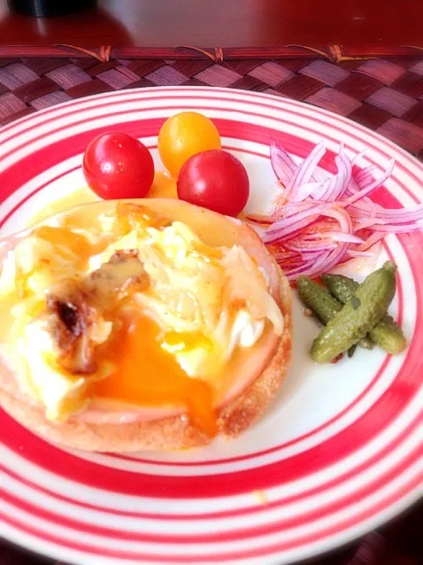 エッグベネディクト
Eggs Benedict🐣  cut🍴|🌈Ami🍻さん