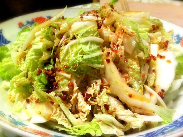 Napa salad with crispy garlic soy sauce dressing|Nanaさん