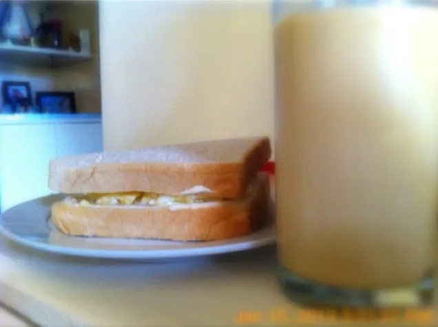 Snapdishの料理写真:Egg sandwich & nai-cha milktea addict |unicoandunicaさん