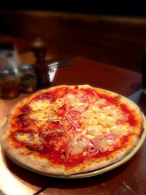 Pizza Pama Ham & Hawaiian|didi kullawadeeさん