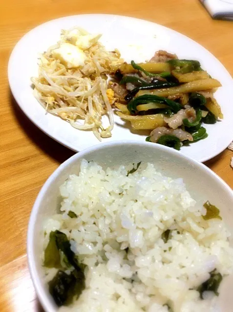 わかめご飯と青椒肉絲ともやしサラダ|ゆみさん