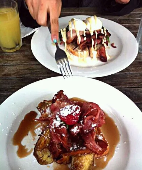 Snapdishの料理写真:Egg benedict n french toast|Hannah Kimさん