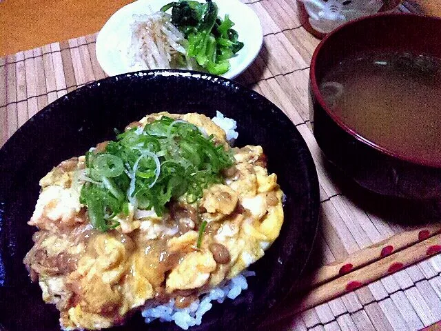 納豆となめたけの半熟卵丼|MARIKOさん