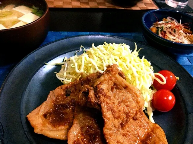 豚のしょうが焼き・蓮根人参ピーマンキンピラ・豆腐のお味噌汁|じゅんさん