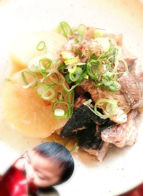 Snapdishの料理写真:Simmered yellowtail with radish☆ぶり大根|🌈Ami🍻さん