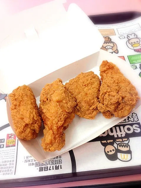 Snapdishの料理写真:McDonald's - McWings|sweeettooothさん