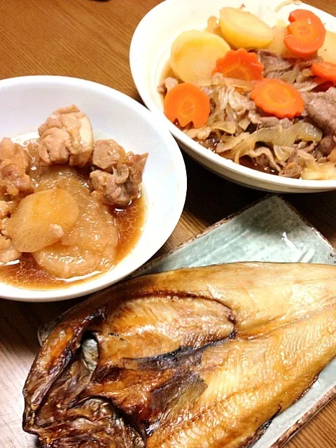 肉じゃが☆鳥と大根の煮物☆ホッケ☆なめたけの味噌汁|まみさん