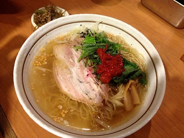 Snapdishの料理写真:梅と大葉の塩ラーメン（お茶漬け風）@麺屋 三郎|しんさまさん