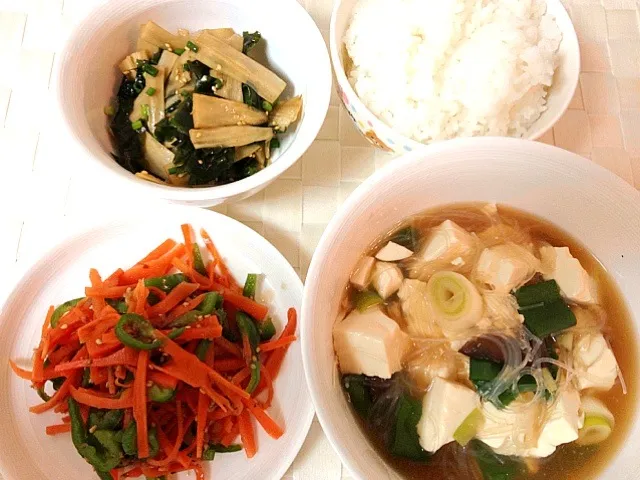 ごぼうとワカメのポンサラダ
豆腐の春雨スープ
ピーマンとにんじんのきんぴら
ご飯|こなつさん