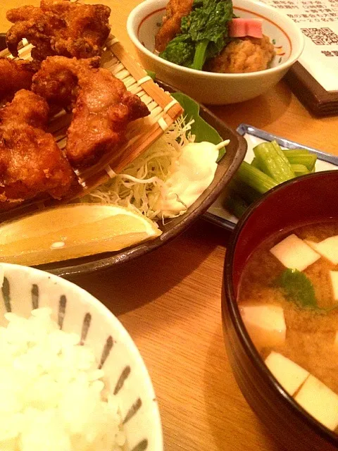 鳥から定食 小鉢には菜の花 春だね♪|ダンディ☆和田さん