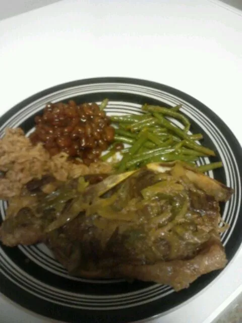 Snapdishの料理写真:steak , baked beans, string beans and brown rice|tiffanee hodgeさん