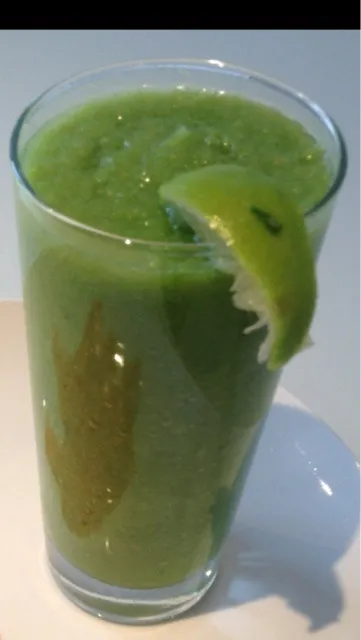 Snapdishの料理写真:Glowing Green Smoothie|niamhさん