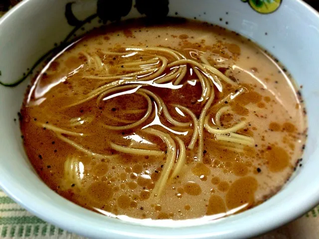 Snapdishの料理写真:黒マー油とんこつラーメン♪|tku🍅🍝🍜🍝🍜🍝🍅さん