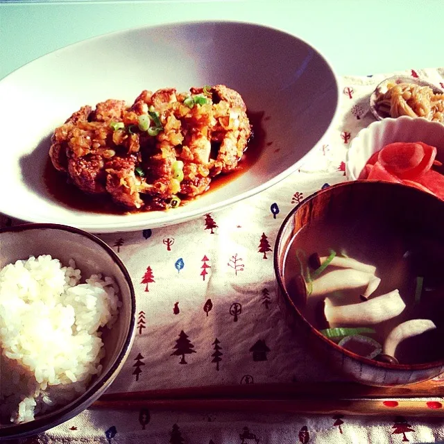 鶏肉のネギソース、きのこの春雨スープ、蕪のピクルス、ごはん、なめたけ|ユウコさん