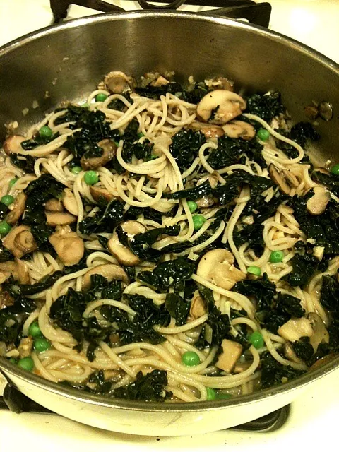 Kale and Baby Portaballa Mushrooms Pasta (gluten free!)|Victoria Silverさん