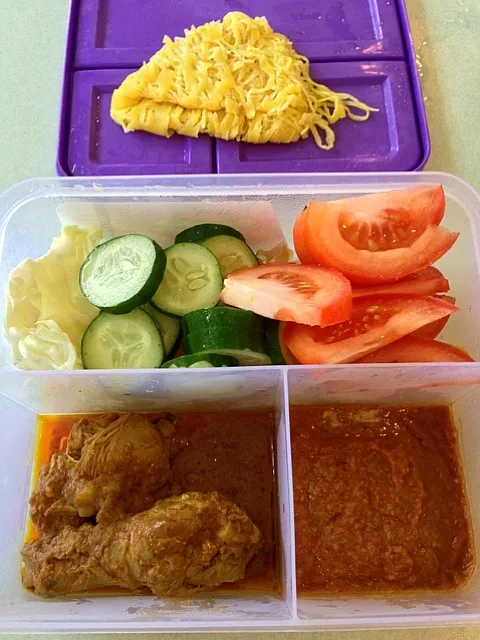 Snapdishの料理写真:Roti kirai packed lunch|Ahmad Nazri Mohamed Naimさん