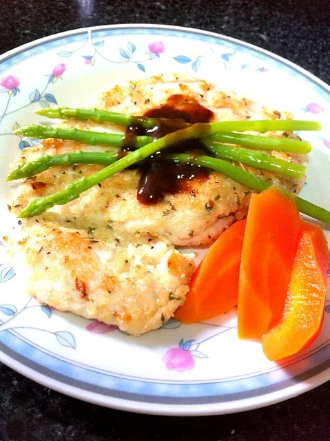 Snapdishの料理写真:Pan fried Parmesan Chicken|shirlynさん