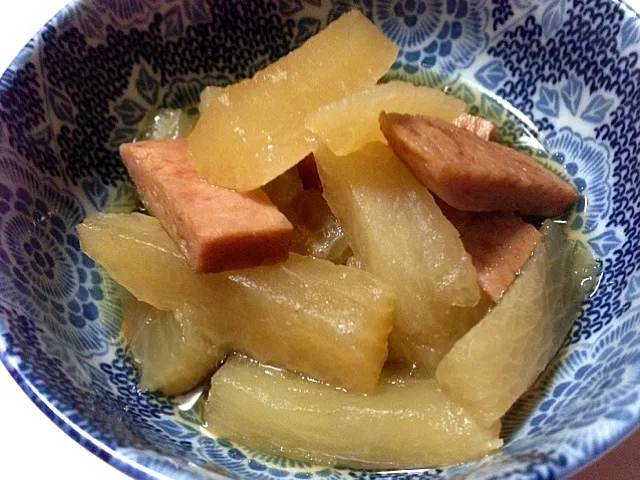 スパムと大根の煮物っ‼😋|みほままこさん