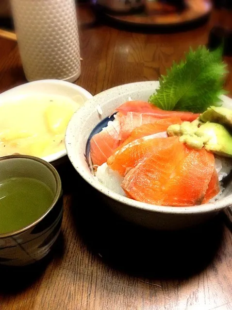 鉄火丼とシチュー|ちーままさん