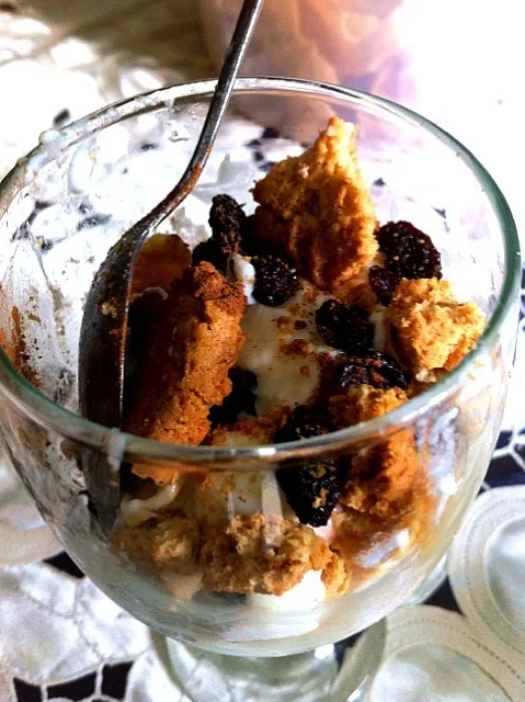 Oat Cookie Crumble Parfait|anisa dhaniapriantyさん