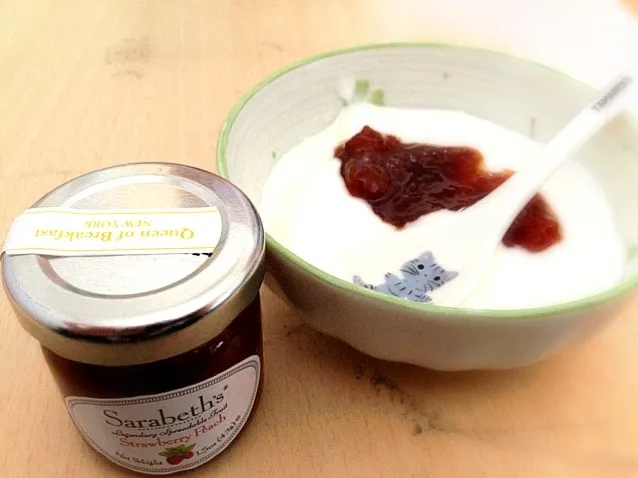 Sarabeth's Legendary Spreadable Fruit   Strawberry Peach|あぼちさん