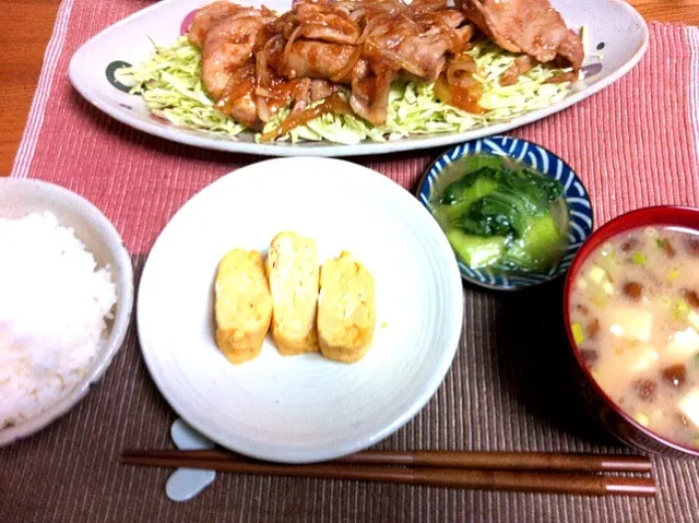 Snapdishの料理写真:生姜焼き定食|古賀愛さん