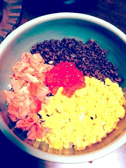 4色丼ぶり♡|麻鈴さん