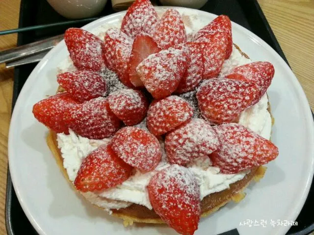 strawberry waffle|김수빈さん