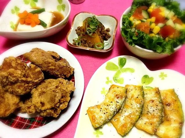 鶏の唐揚げ、かぼちゃのマヨチー焼き、野菜サラダ、湯豆腐❤|ゆぅこさん