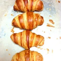 Snapdishの料理写真:Croissants|Lauren Lowstanさん