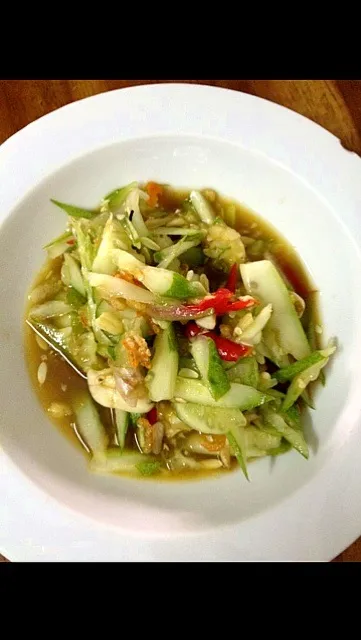 ตำแตงรสจัด spicy cucumber salad 👍|Orange Megaさん