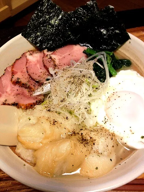 冷蔵庫の在庫でラーメン♪|まんどしゃさん