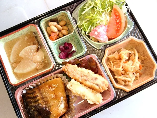 Snapdishの料理写真:日替り弁当 お任せメニュー|kurita820さん