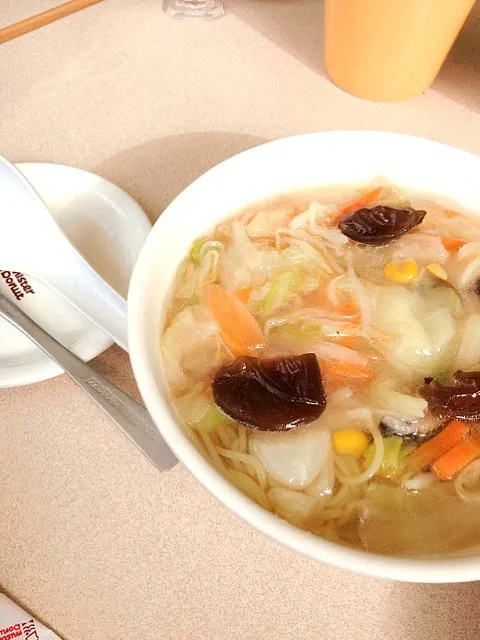 ミスドで野菜の麺|りんさん