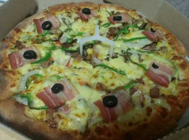 Snapdishの料理写真:Combination Pizza|nickyさん