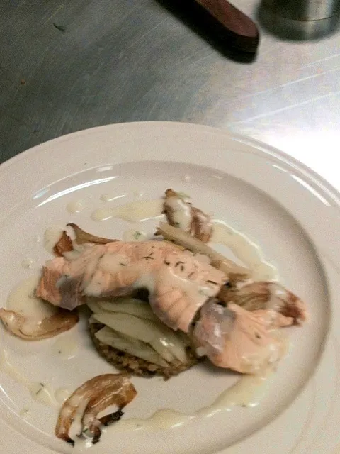 Pouched salmon with velouté sauce|Shaun Hudsonさん