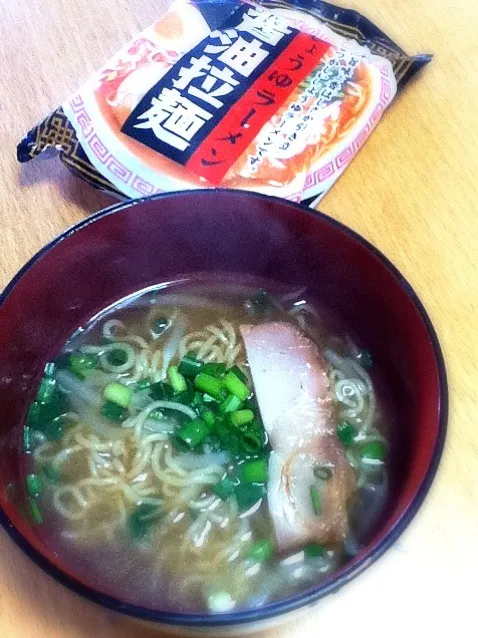 Snapdishの料理写真:「麺のスナオシ」のラーメン初体験！麺はチキンラーメン風、スープは極めてあっさり薄味で気に入りました！タンパク加水分解物も入ってないし^^|hoppycowさん