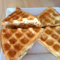 Snapdishの料理写真:肉松Waffle|Law Jia Qiさん