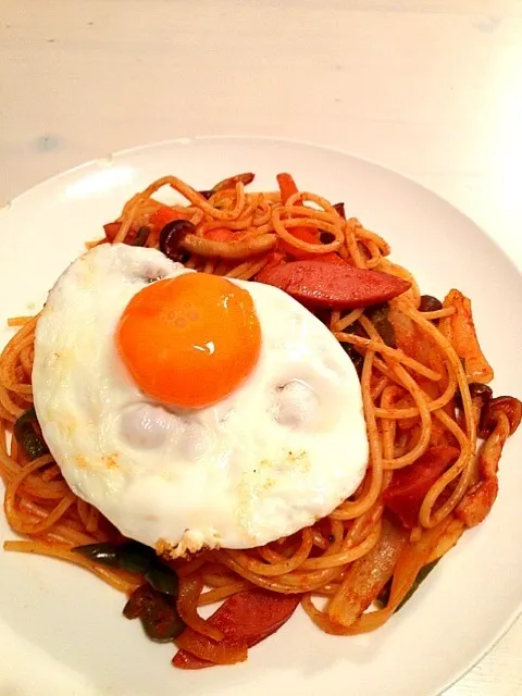 目玉焼きのせナポリタン|りなさん